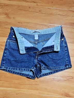 Tommy Hilfiger Light Blue Striped Waistband Denim Shorts